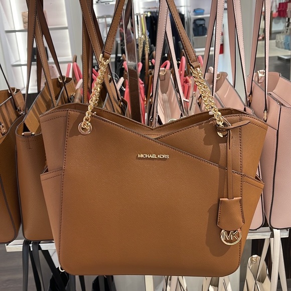 Michael Kors Jet Set Travel Large Chained Tote Shoulder Bag MK Luggage 
NWT - Picture 2 of 16